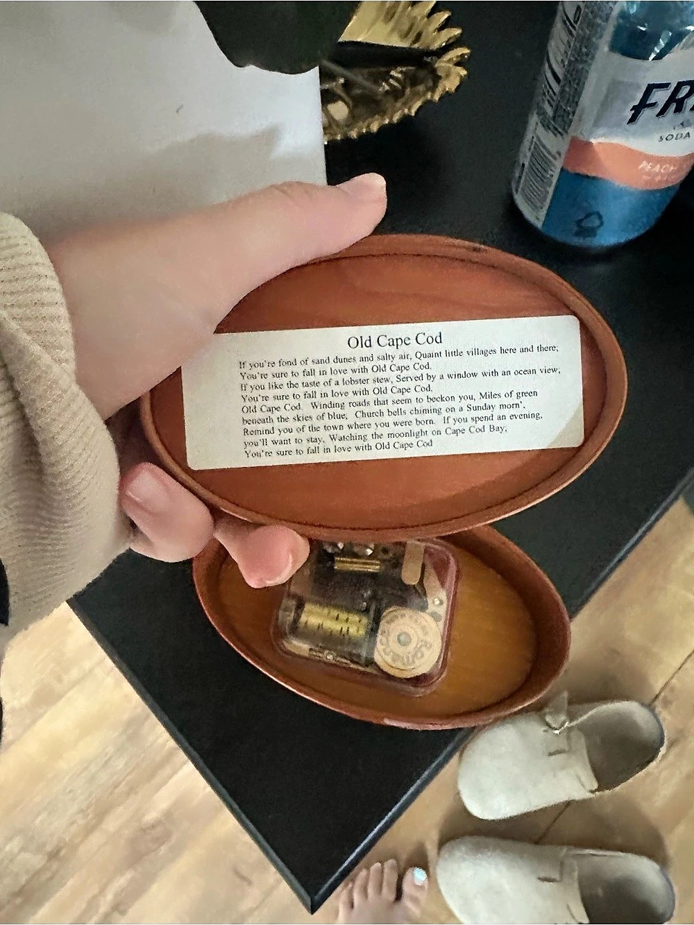 Orleans Carpenters Oval Shaker Music Box Old Cape Cod